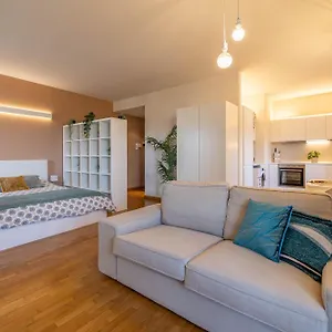  Appartamento Comfort House con balcone